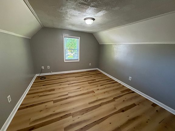5th image of 8 Bly St Unit 2