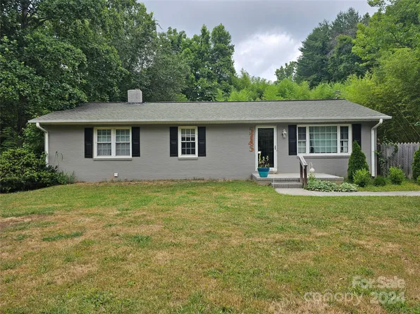 5745 Tomahawk Rd, Winston Salem, NC 27106