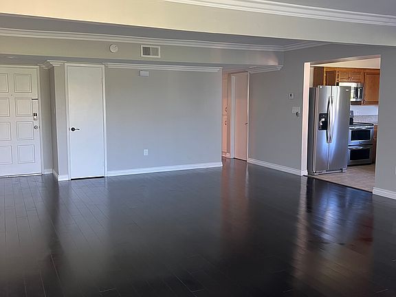 2nd image of 6860 Hyde Park Dr Unit E
