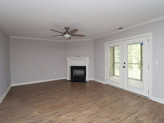 5th image of 5004 Village Creek Dr Unit 501