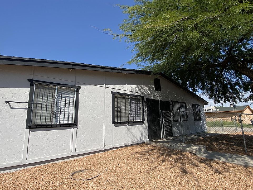 1st image of 371 E Thoroughbred St #1