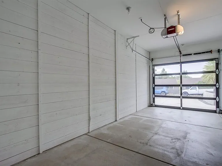 2550 Gregory Dr — Photo 49