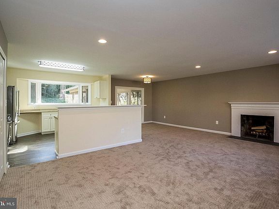 5th image of 3811 Forest Grove Dr