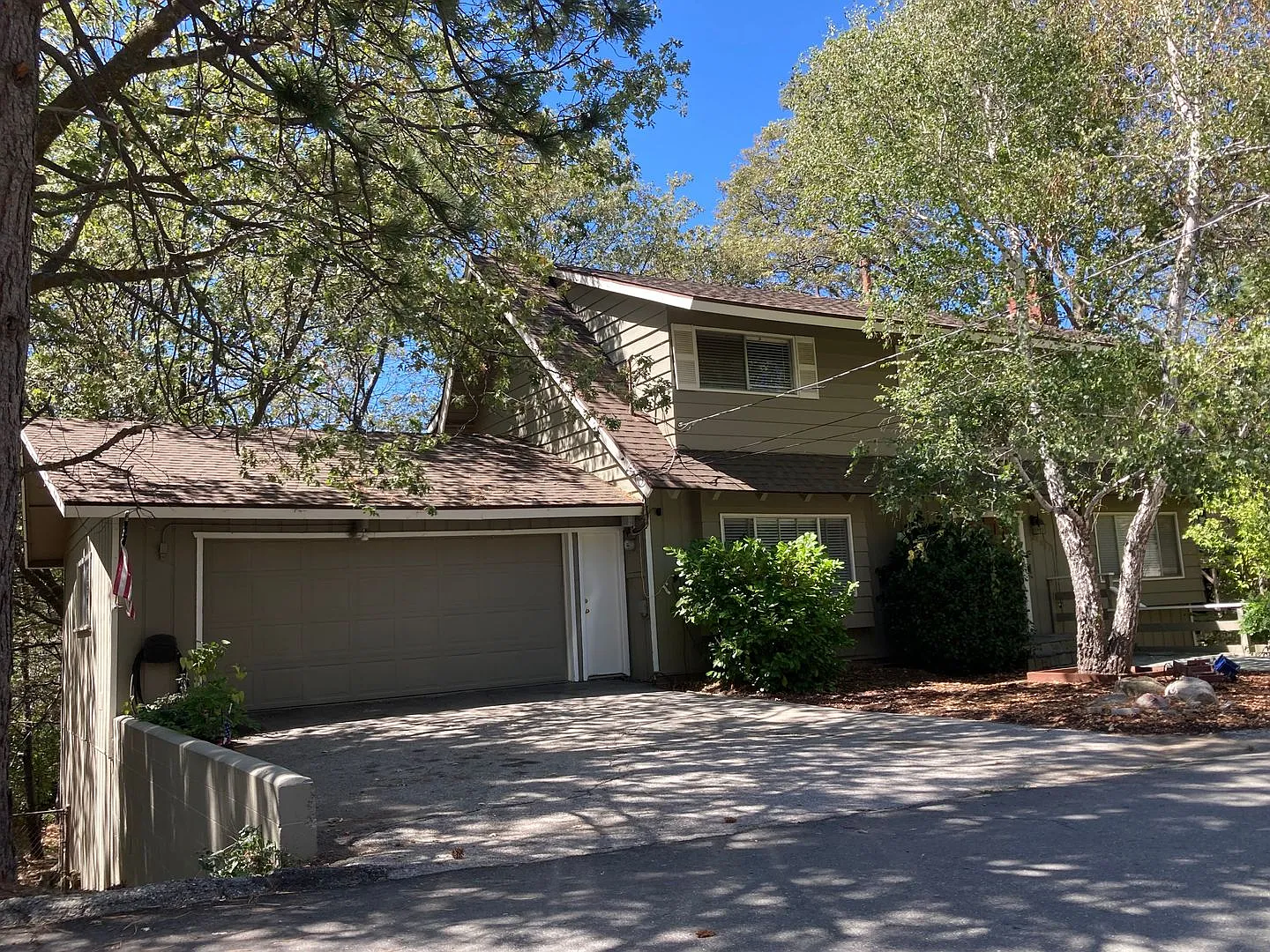 Amazing Four Bedroom Two Bath Home with Two Car Garage — Photo 1