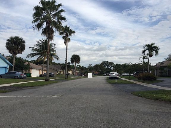 4th image of 7098 NW 49th Ct