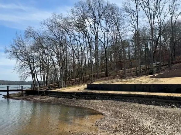 2007 Clematis Dr, Hixson, TN 37343