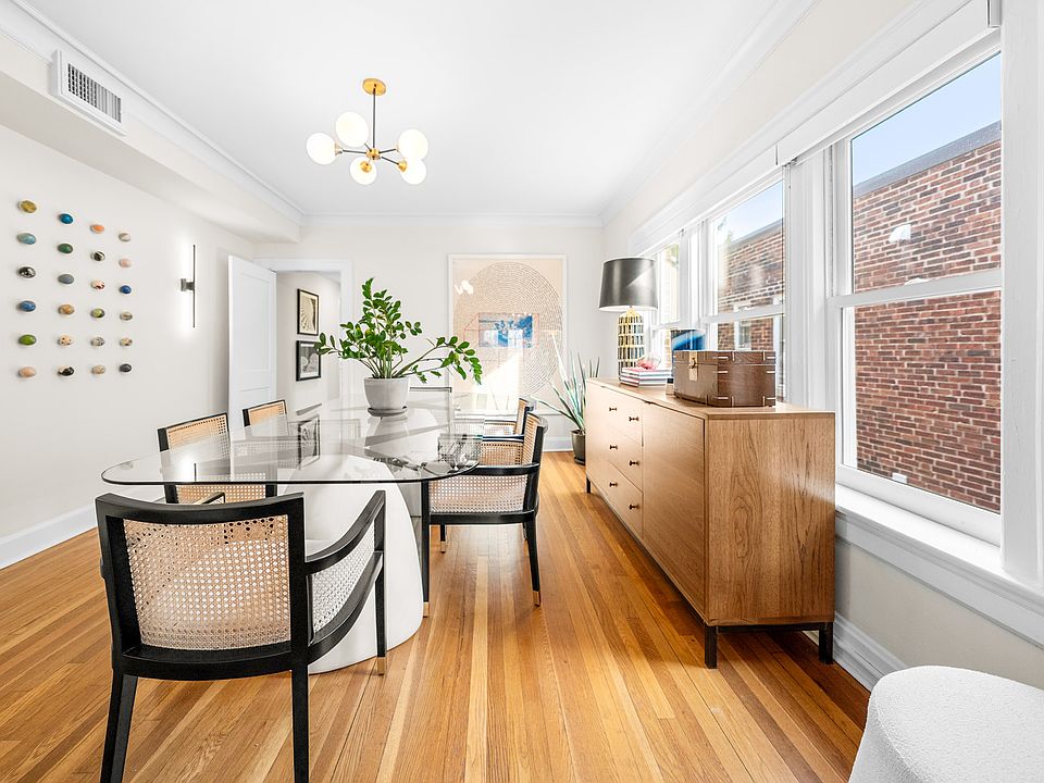 1st image of 3509 Gillham Rd #1