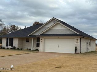 104 Red Bird Cv, Senatobia, MS 38668