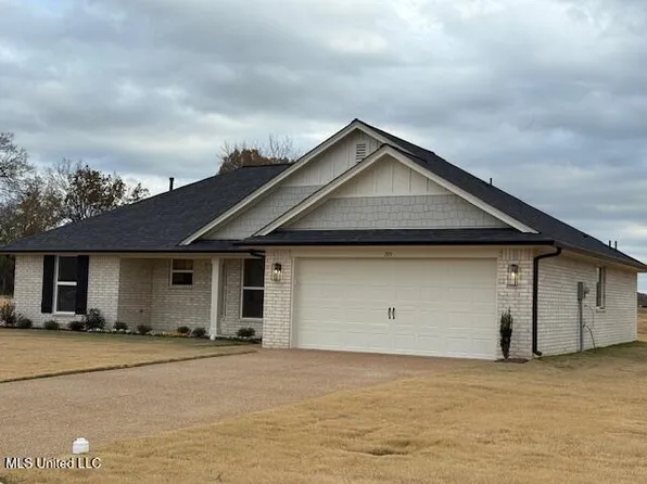 104 Red Bird Cv, Senatobia, MS 38668
