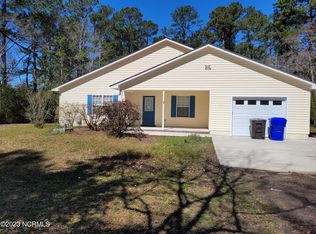 101 Longwood Dr, Stella, NC 28582