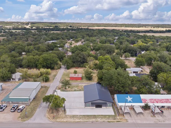 801 E Avenue C, Valley Mills, TX 76689