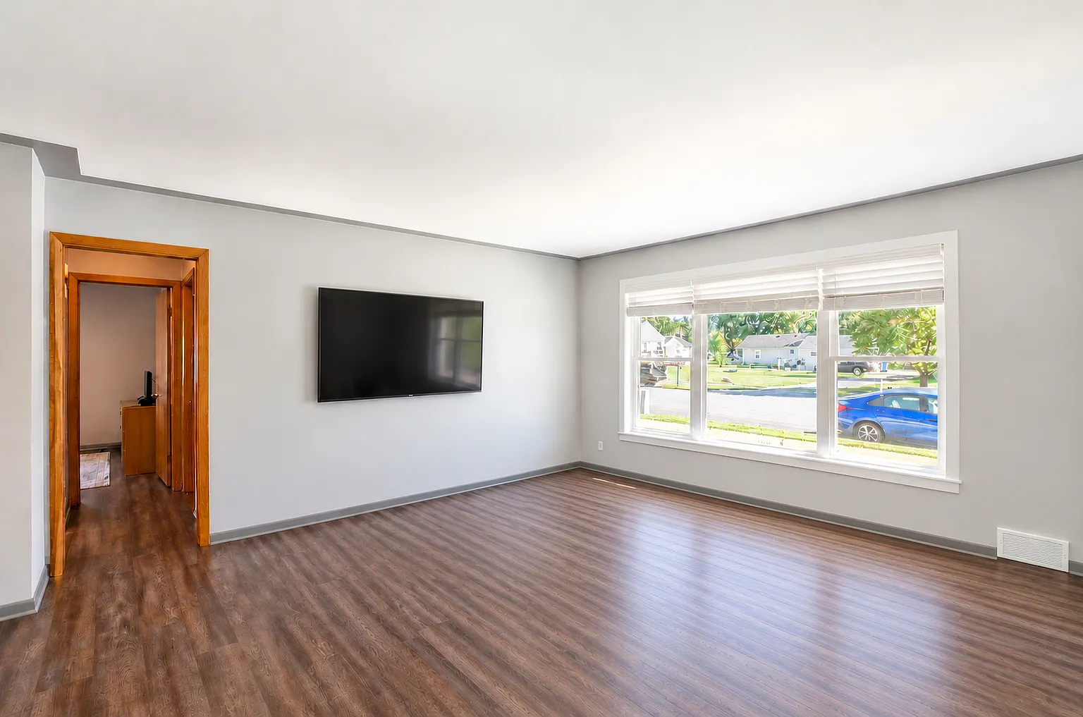 4 bed, 1879 sqft, $2,300 — Photo 4