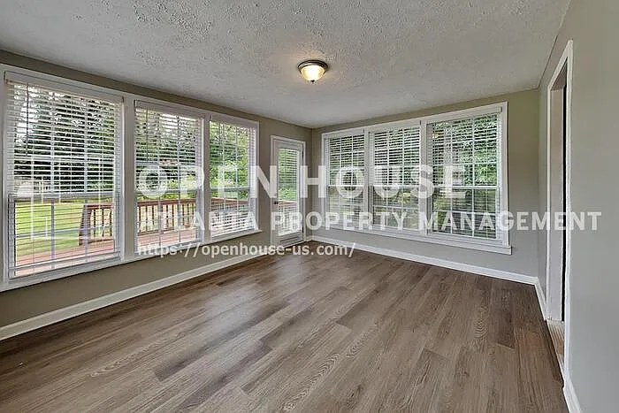 450 Sumer Ln N — Photo 23