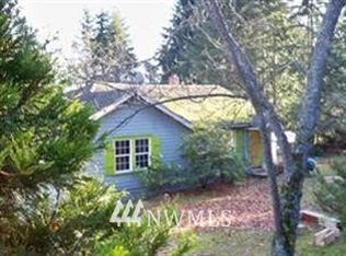 634 Ferncliff Ave NE, Bainbridge Island, WA 98110