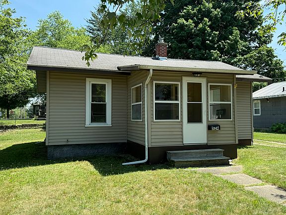 2nd image of 924 Hall St