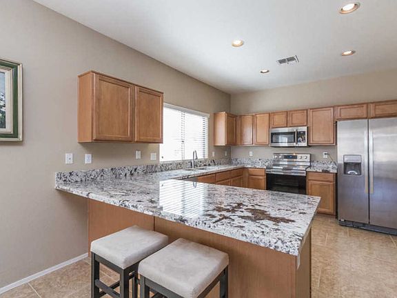 5th image of 17776 W Paradise Ln