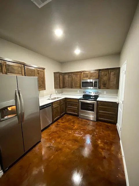 3 bed, 1200 sqft, $1,275 — Photo 4