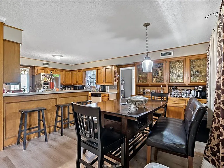 2508 Memorial Dr — Photo 10