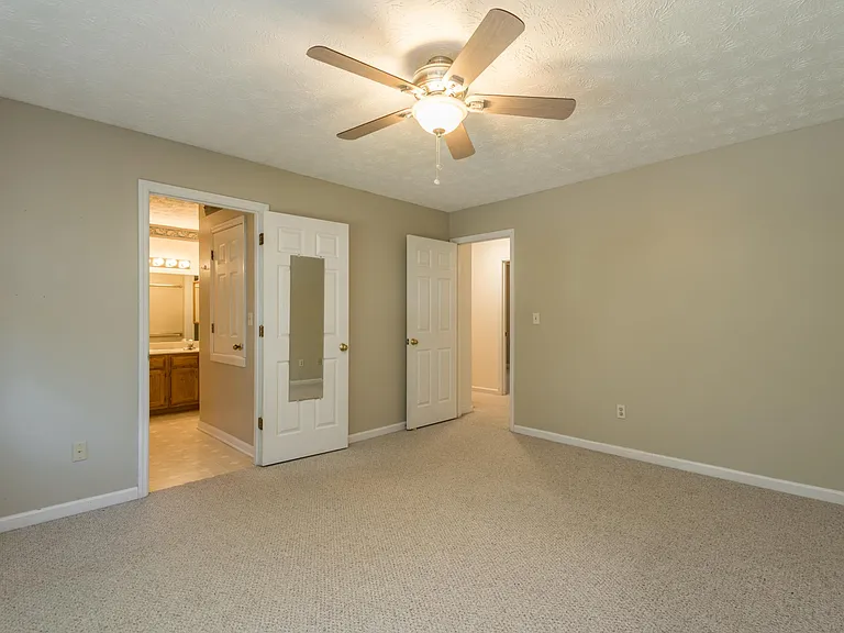 1560 Pheasants Glen Dr — Photo 62