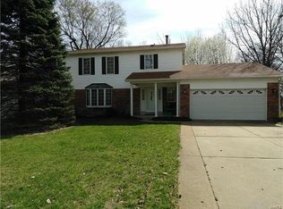 1020 Willow River Ct, Florissant, MO 63031