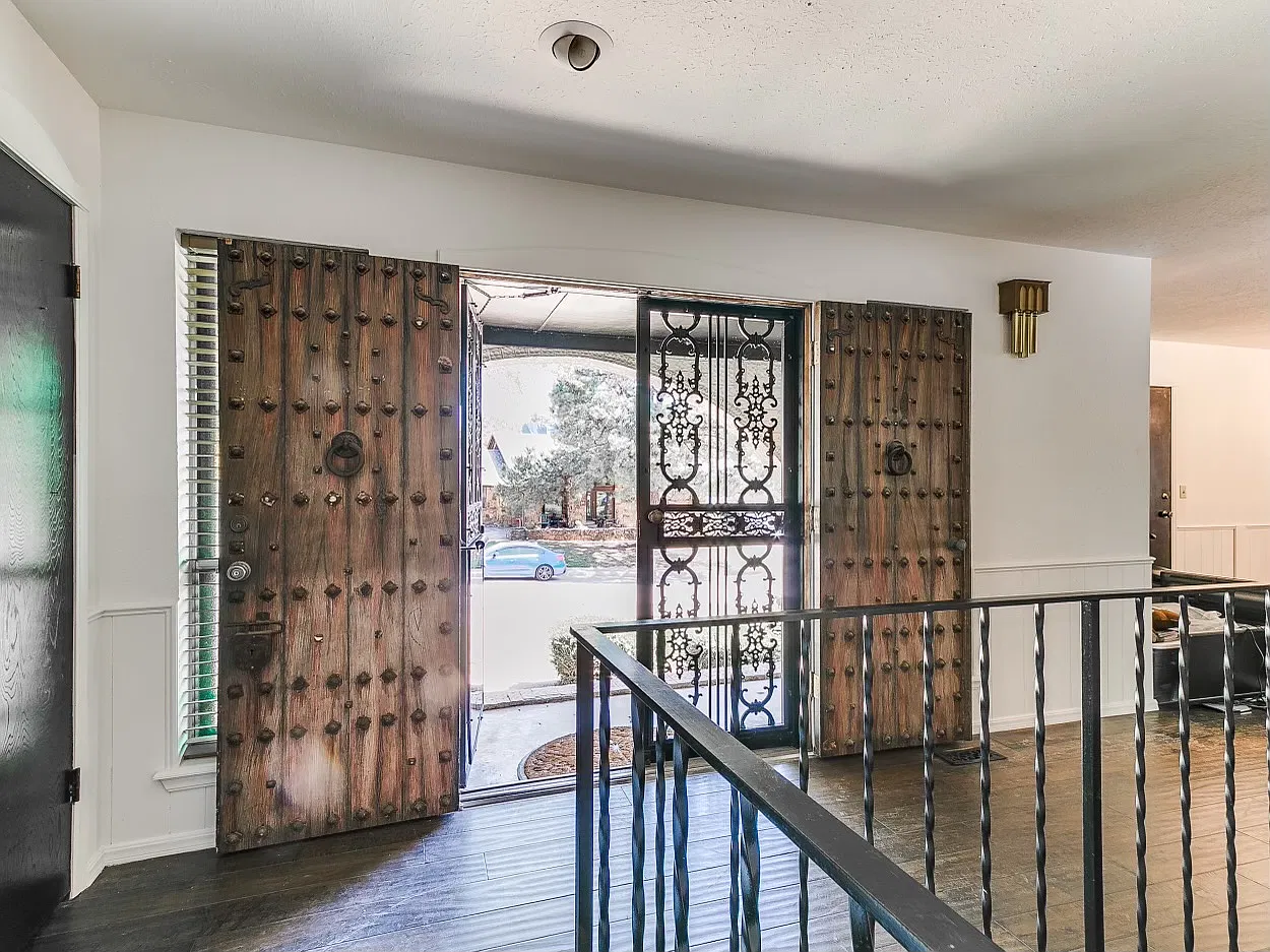 3 bed, 3009 sqft, $2,500 — Photo 3