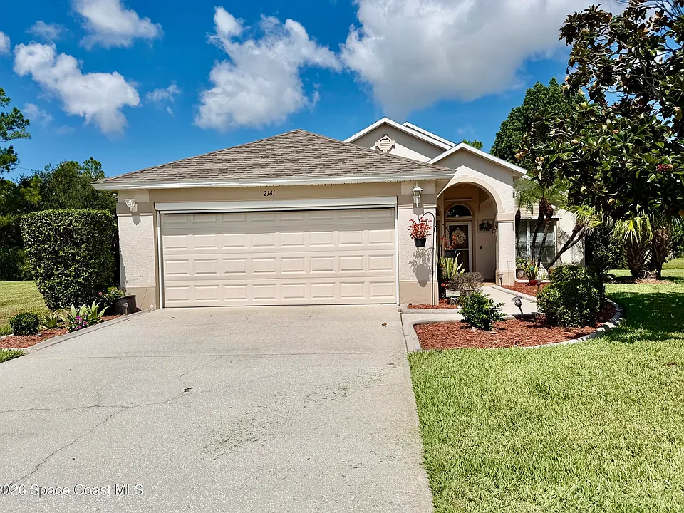 2141 Chinaberry Cir SE