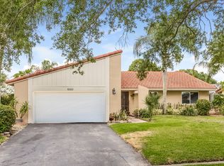8362 Shadow Wood Blvd, Pompano Beach, FL 33071