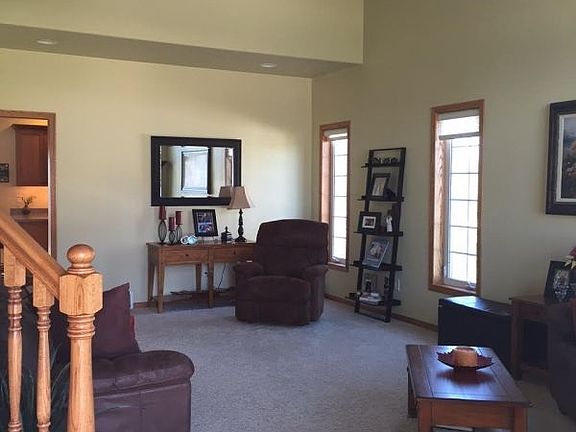 5th image of 2717 Glen Oaks Dr