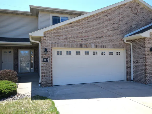 1300 Alpine Dr Unit 107, Green Bay, WI 54311