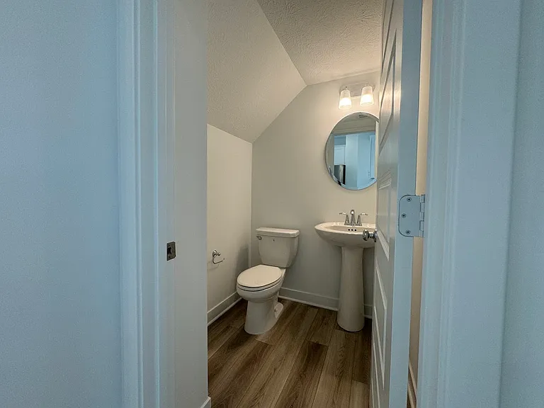 13847 Gatsby Dr — Photo 70