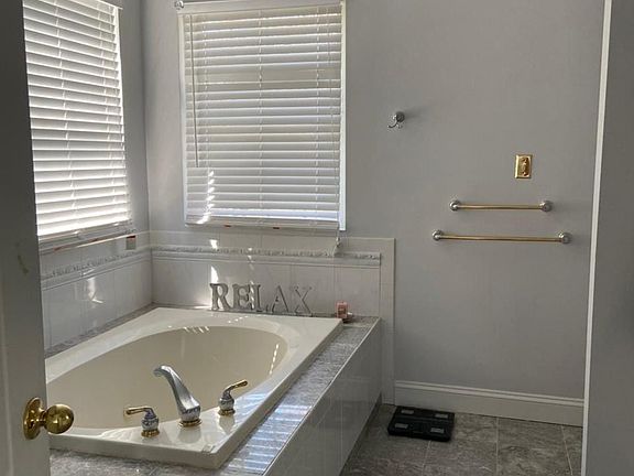 4th image of 13004 Disney Ln