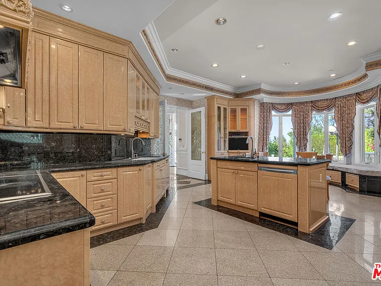 11244 Briarcliff Ln — Photo 20
