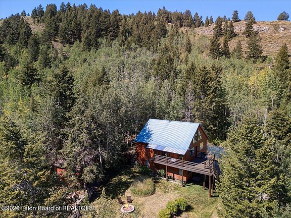 2nd image of 645 W Saddle Butte Way