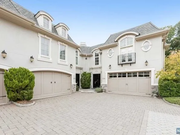 214 Bellaire Dr #B1, Demarest, NJ 07627