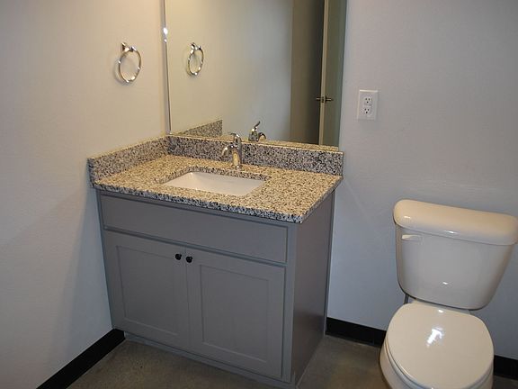 5th image of 1219 34th St #312