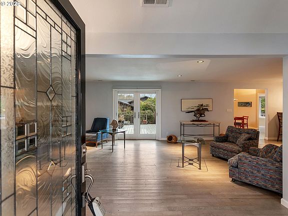 4th image of 11940 SW Faircrest St