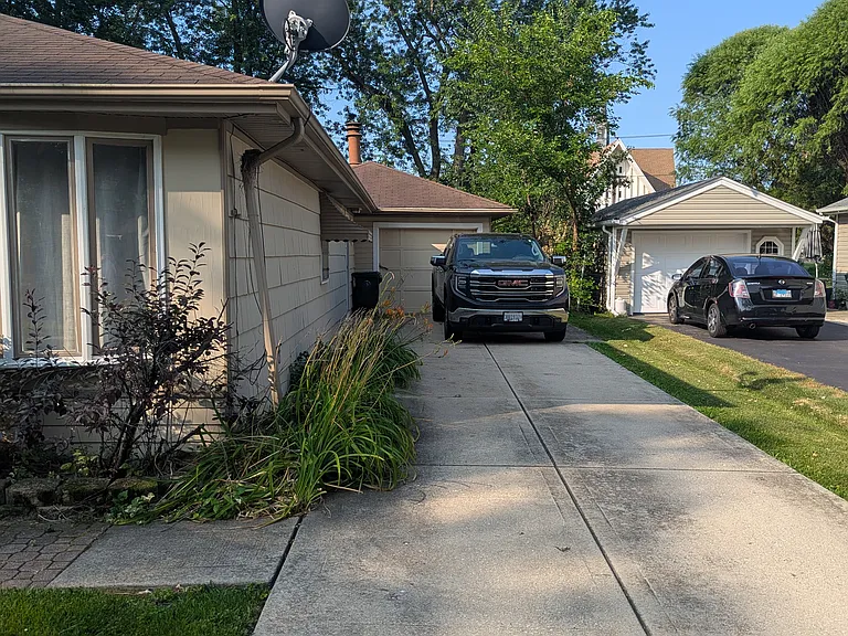2705 Park St — Photo 2