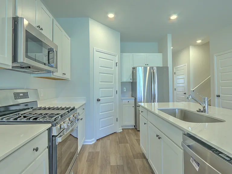 211 River Birch Ln — Photo 5