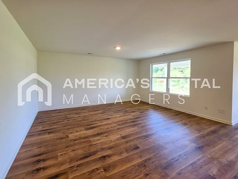 609 Aberdeen Trce — Photo 30