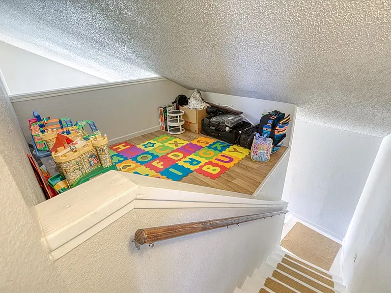 43 Scratch Ct — Photo 17