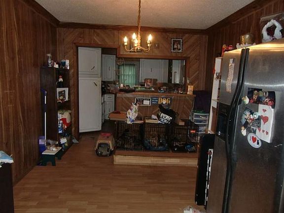 4th image of 332 Avenue F