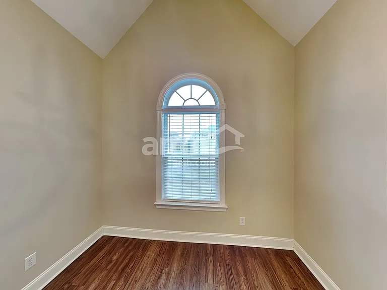 4013 Lilac Ln — Photo 6