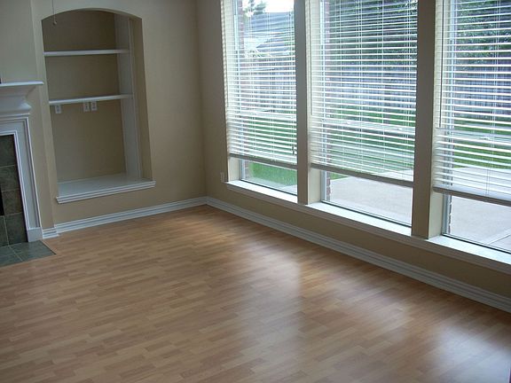5th image of 15834 Barrow Cove Dr