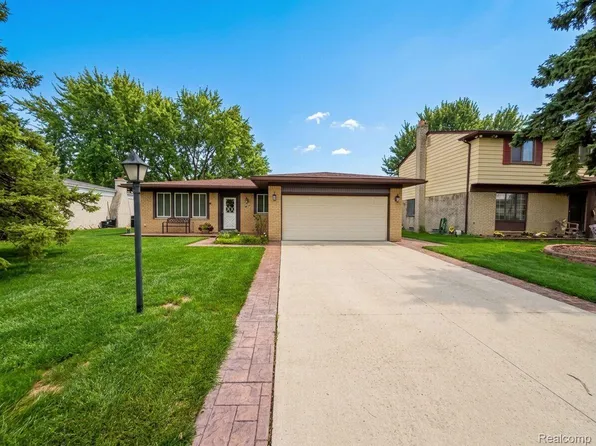 38218 Douglas Dr, Sterling Heights, MI 48310