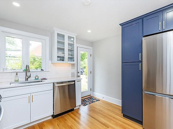 5th image of 47 Cherry St