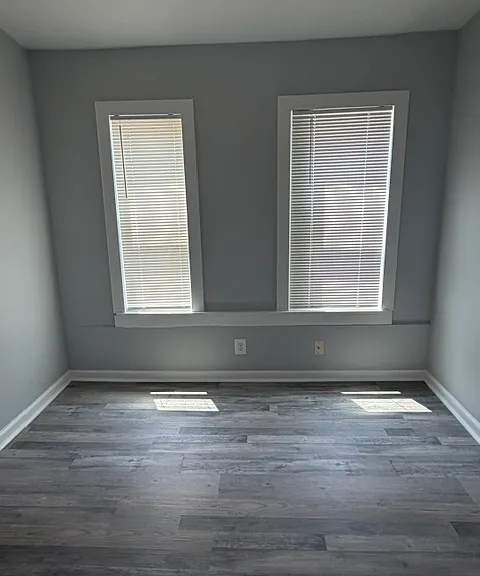 2105 E Federal St — Photo 15
