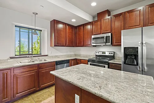 Beautiful Townhomes Photo 1
