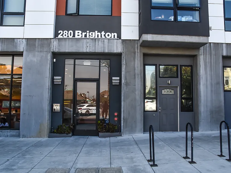 280 Brighton Luxury Apartments — Photo 5