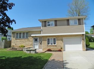 98 Hanwell Pl, Depew, NY 14043