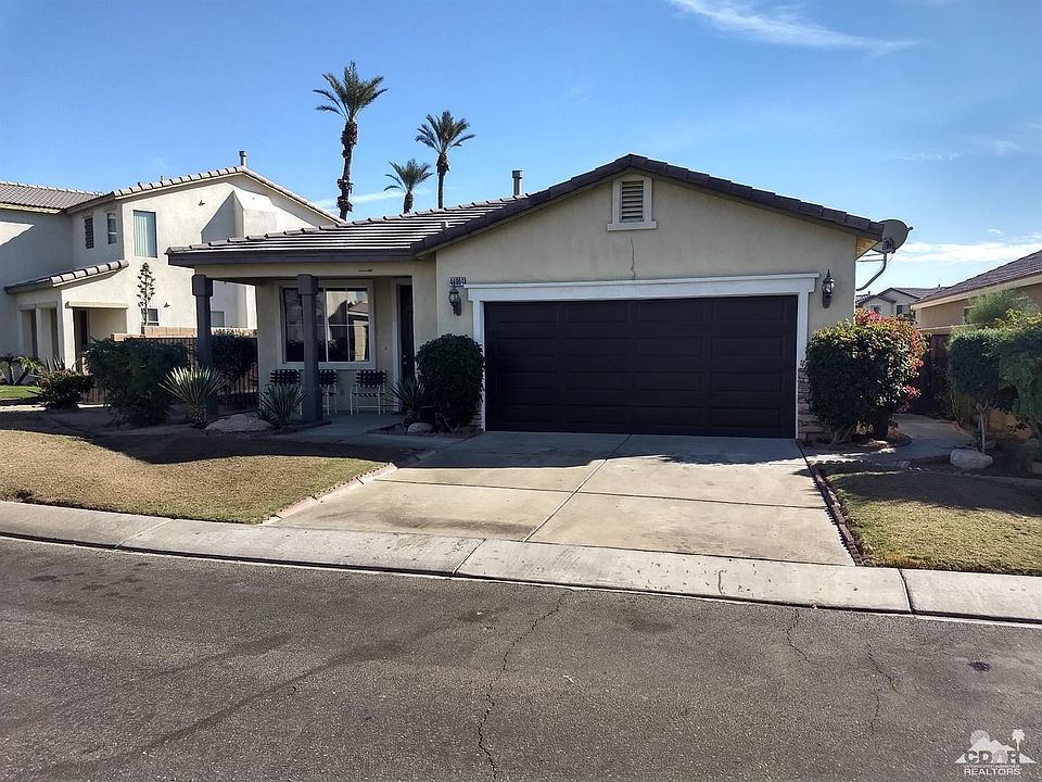 1st image of 44064 Calle Luna